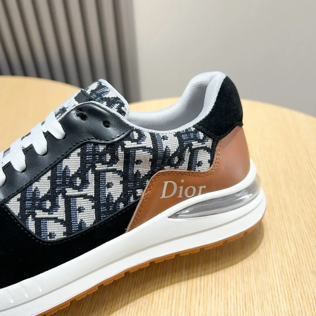 Men's shoes 💰P440💰 [Dior] Dior casual sports shoes, the uppers are made of original imported cowhide leather and original cloth fabrics, a must-have for fashionistas, and the complex craftsmanship is perfect. Imported soft mesh lining, sheepskin foot pads, soles: original soles specially provided by the original factory, exclusive movable molded soles are super comfortable, original factory single goods, men's size 38-45